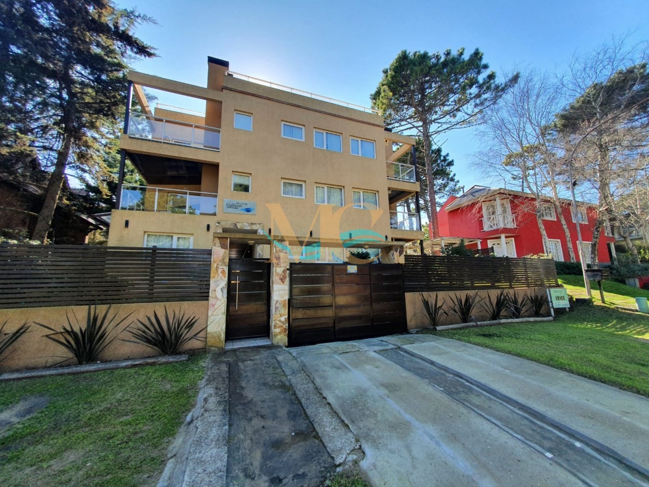 Departamento en venta con 2 cocheras cubiertas